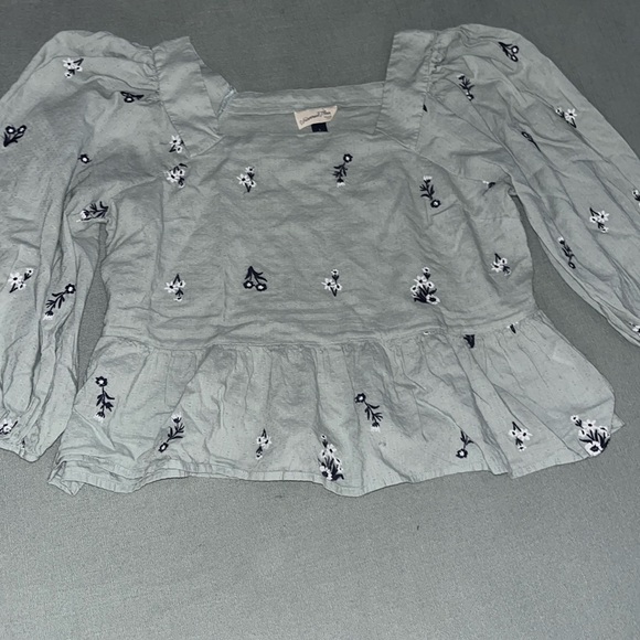 Universal Threads Peplum Top - Picture 1 of 1